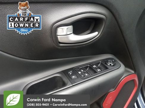 Used 2023 Jeep Renegade Trailhawk image 11