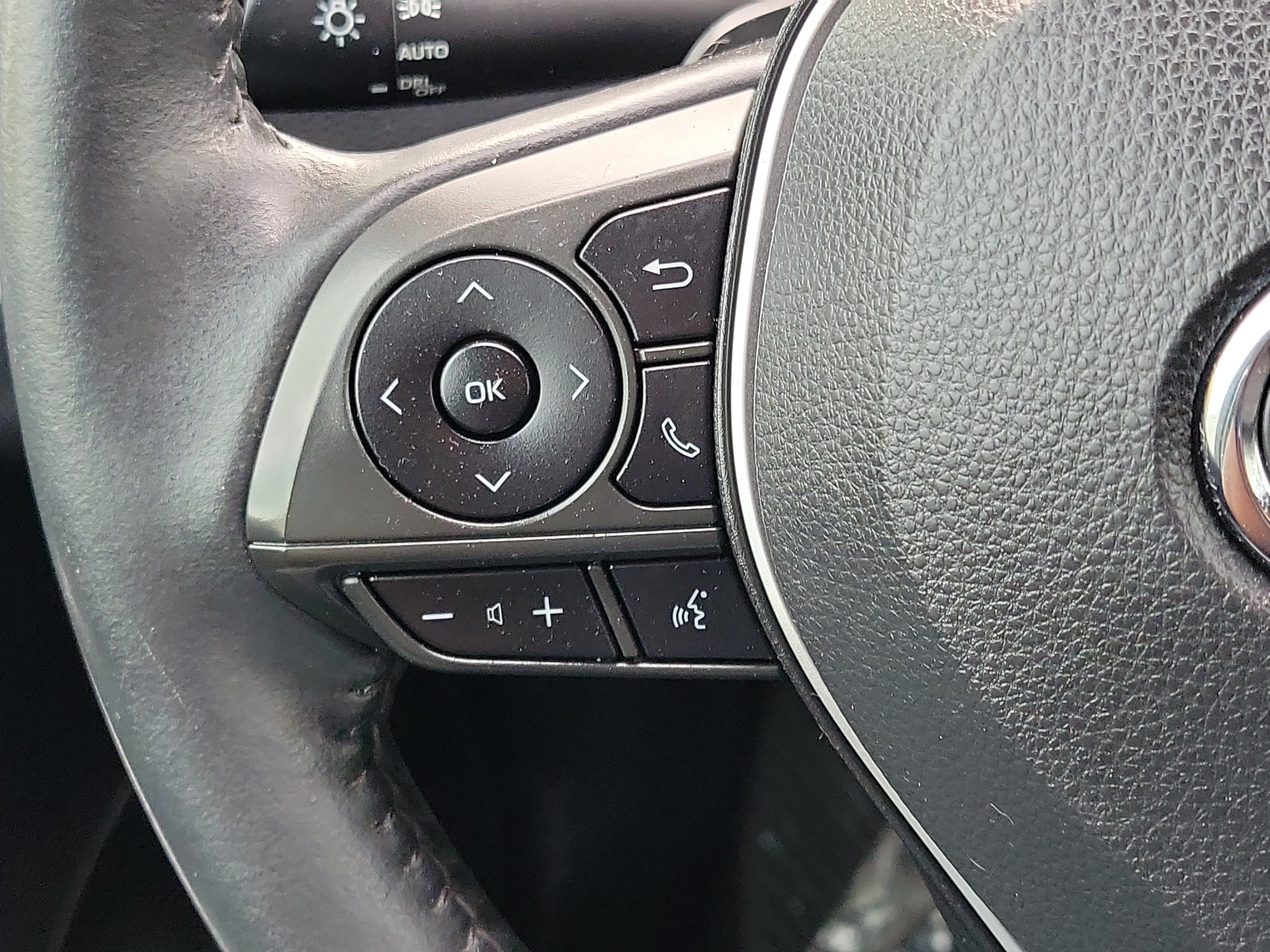Used 2020 Toyota Corolla SE FWD image 25