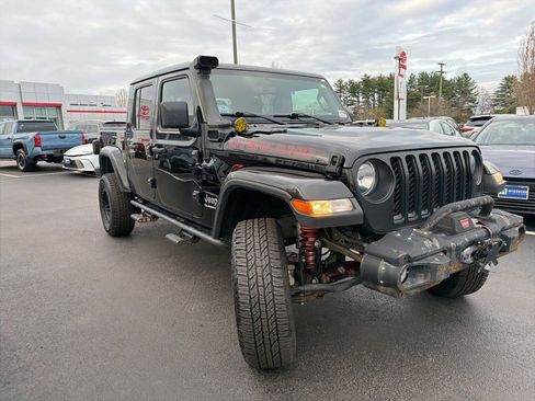 Used 2021 Jeep Gladiator Overland w/ Popular Equipment Package AWD/4WD image 3