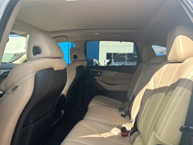 Used 2024 Acura MDX w/ Technology Package FWD image 6
