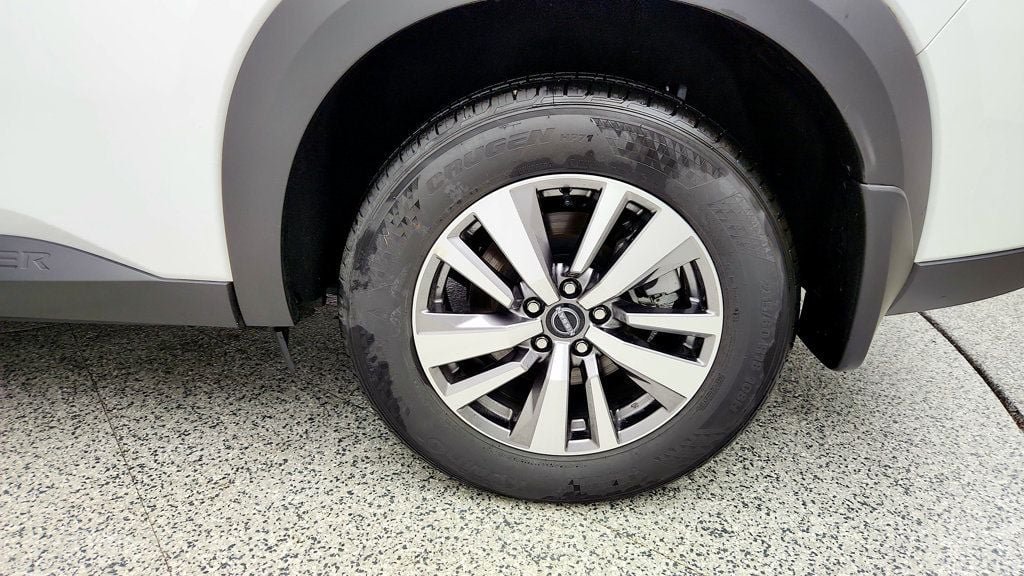 Used 2026 Nissan Pathfinder SL AWD/4WD image 9