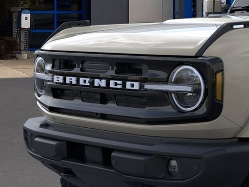 New 2025 Ford Bronco Outer Banks AWD/4WD image 19