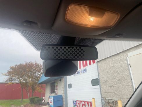 Used 2022 Ford Transit Connect XL image 40