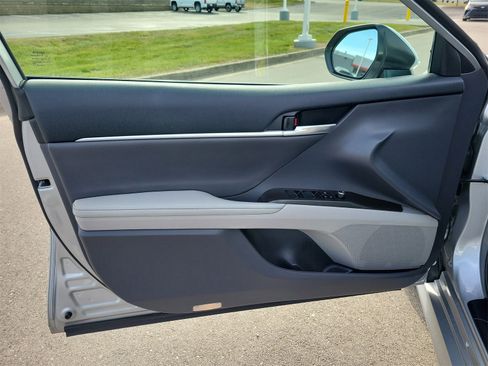 Certified 2022 Toyota Camry XLE image 18