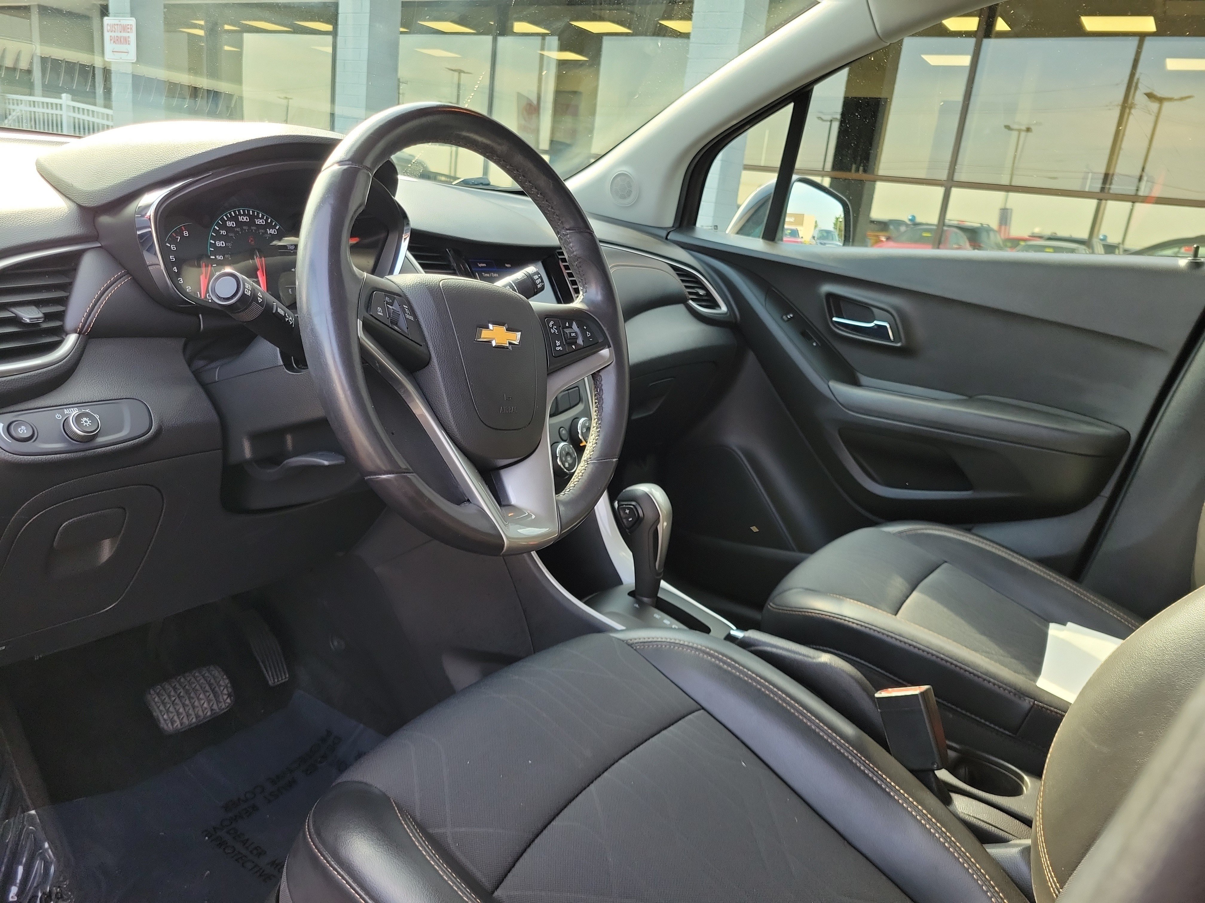 Used 2020 Chevrolet Trax LT w/ LT Convenience Package FWD image 19