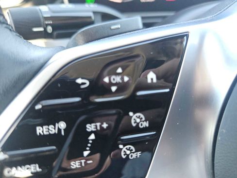 Used 2025 Mercedes-Benz C 300 Sedan image 17