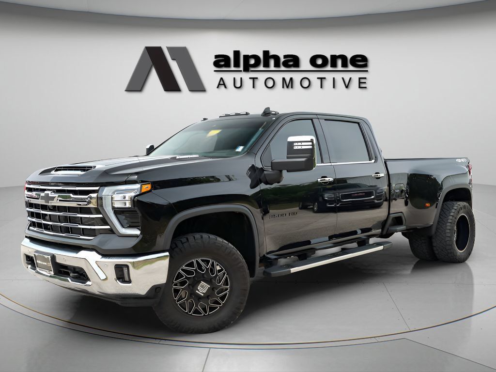 Used 2026 Chevrolet Silverado 3500 LTZ w/ LTZ Plus Package AWD/4WD image 1