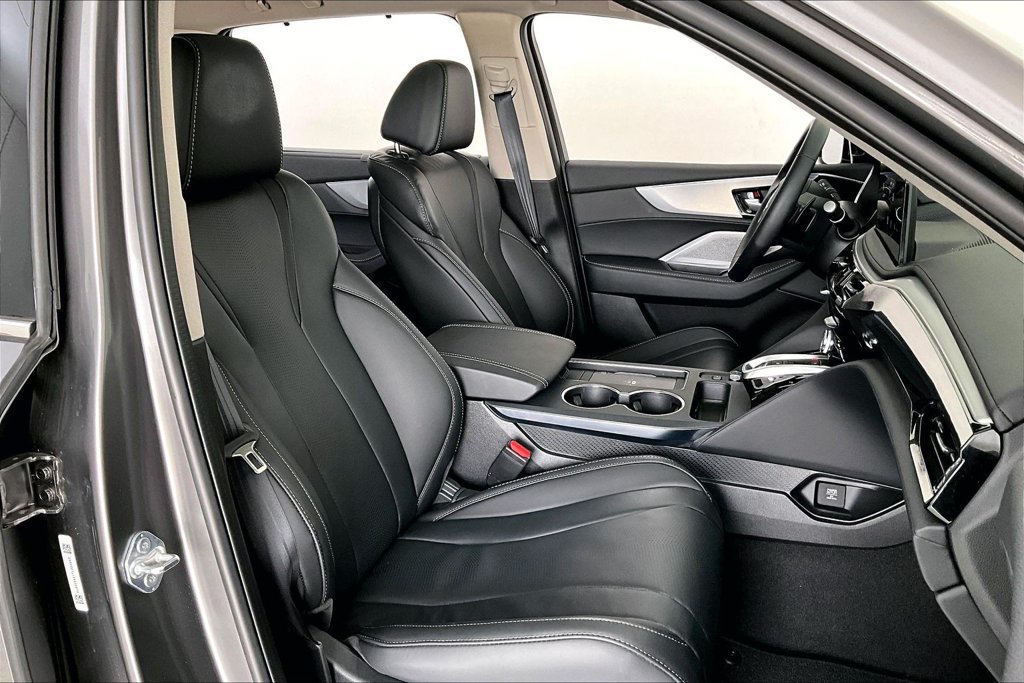 Certified 2026 Acura MDX w/ Technology Package FWD image 9