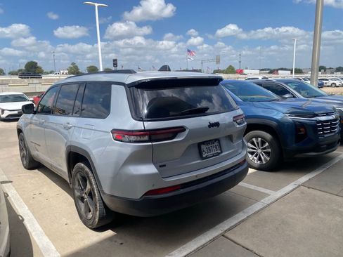 Used 2021 Jeep Grand Cherokee L Laredo RWD image 8