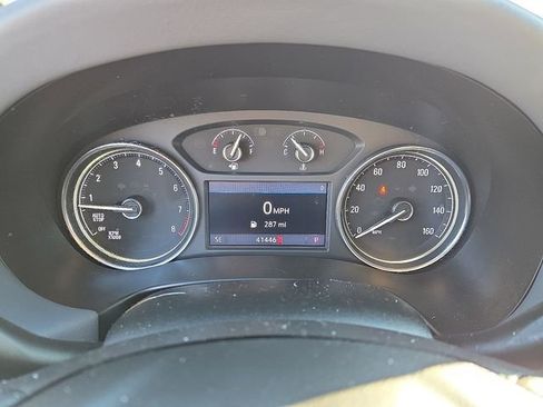 Used 2022 Buick Enclave Essence image 23