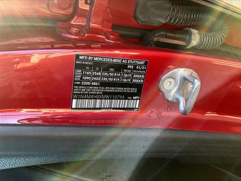 Used 2021 Mercedes-Benz GLB 250 4MATIC image 30