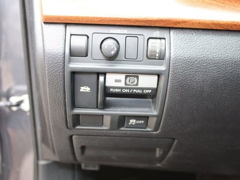 Used 2013 Subaru Outback 2.5i Limited w/ Moonroof Pkg AWD/4WD image 28