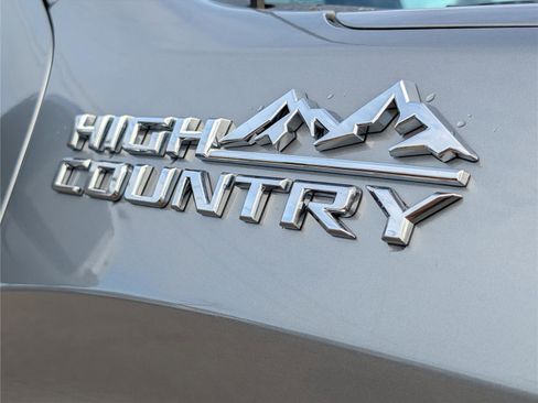 Used 2025 Chevrolet Silverado 1500 High Country AWD/4WD image 45