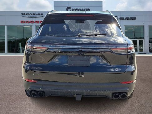 Used 2022 Porsche Cayenne S Platinum image 5