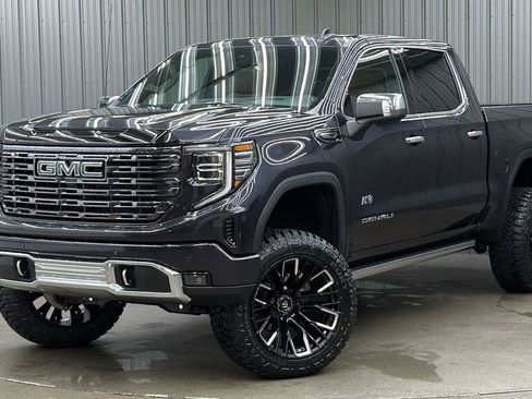Used 2025 GMC Sierra 1500 Denali Ultimate AWD/4WD image 1