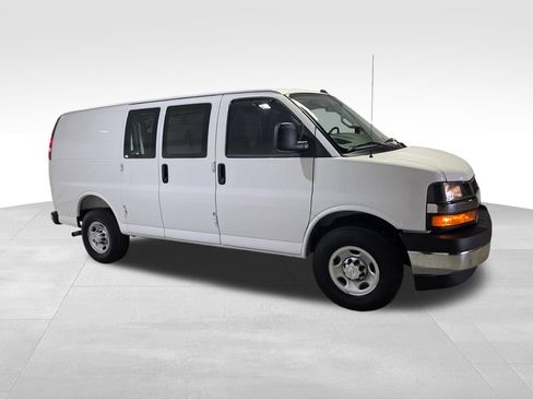 Used 2025 Chevrolet Express 2500 w/ Driver Convenience Package RWD image 20