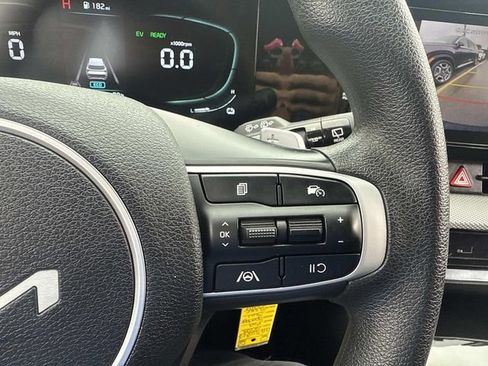Used 2023 Kia Sportage LX image 28