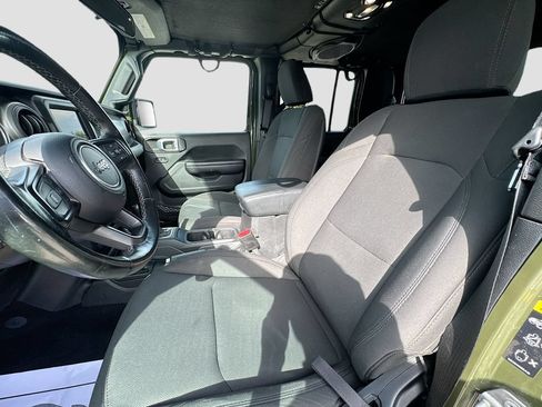 Used 2021 Jeep Gladiator Sport AWD/4WD image 23