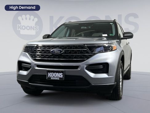 Used 2022 Ford Explorer XLT image 1