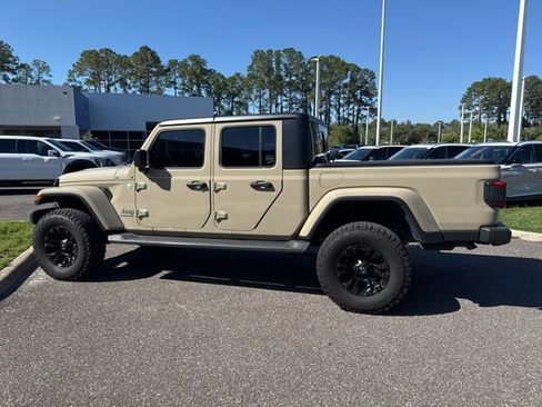 Used 2020 Jeep Gladiator Overland w/ Popular Equipment Package AWD/4WD image 11