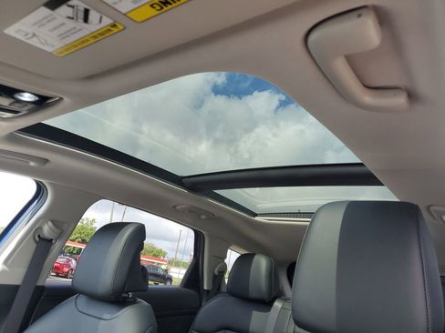 Used 2023 Kia Sportage SX image 10