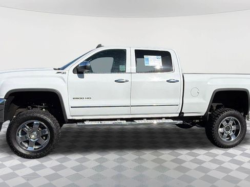 Used 2017 GMC Sierra 2500 SLT w/ Suspension Package, Off-Road AWD/4WD image 8