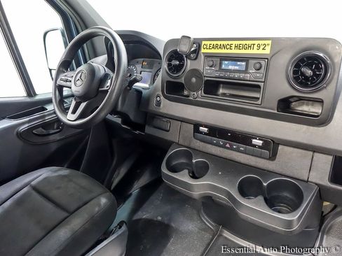 Used 2021 Mercedes-Benz Sprinter 2500 image 18