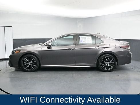 Used 2022 Toyota Camry SE w/ Convenience Package FWD image 7