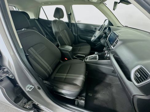 Used 2025 Hyundai Venue SEL FWD image 30