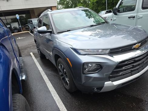 Used 2022 Chevrolet TrailBlazer LT FWD image 3