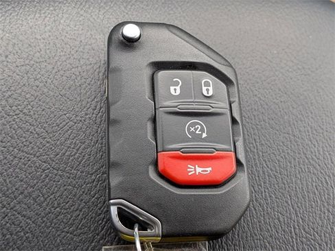 Used 2021 Jeep Wrangler Unlimited Sahara w/ LED Lighting Group image 28