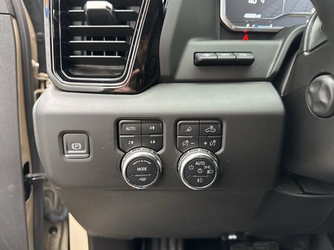 Used 2023 GMC Sierra 1500 AT4 w/ Technology Package image 14