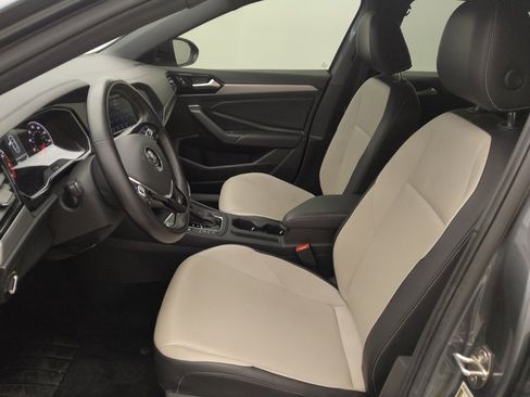 Used 2021 Volkswagen Jetta R-Line w/ R-Line Cold Weather Package FWD image 17