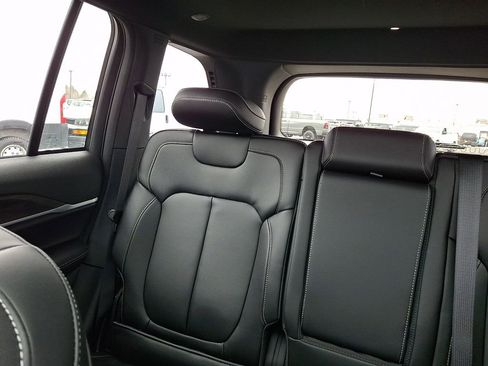New 2026 Jeep Grand Cherokee Limited w/ Limited Altitude Package AWD/4WD image 13