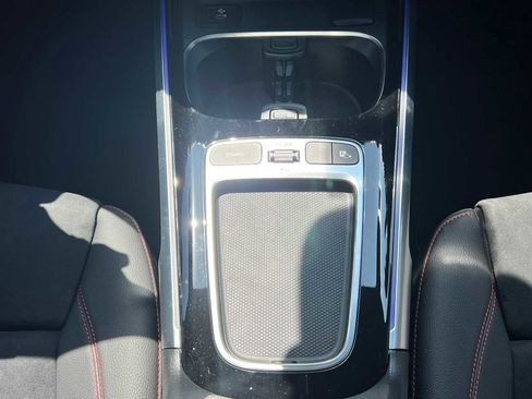 Certified 2025 Mercedes-Benz GLB 250 image 27