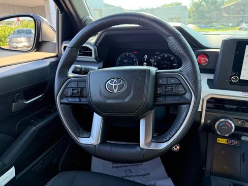 Used 2024 Toyota Tacoma TRD Sport image 14