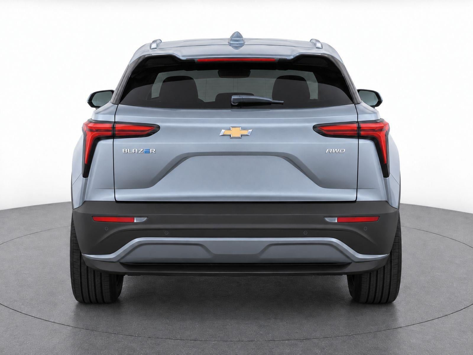 Used 2024 Chevrolet Blazer EV LT AWD/4WD image 2