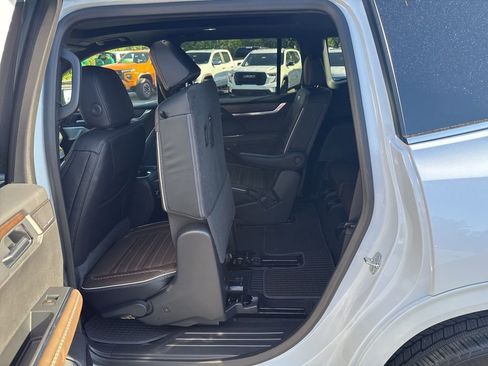 New 2026 GMC Acadia Denali Ultimate w/ LPO, Floor Liner Package AWD/4WD image 59