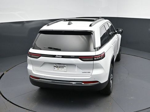 Used 2024 Jeep Grand Cherokee Limited w/ Luxury Tech Group II image 36