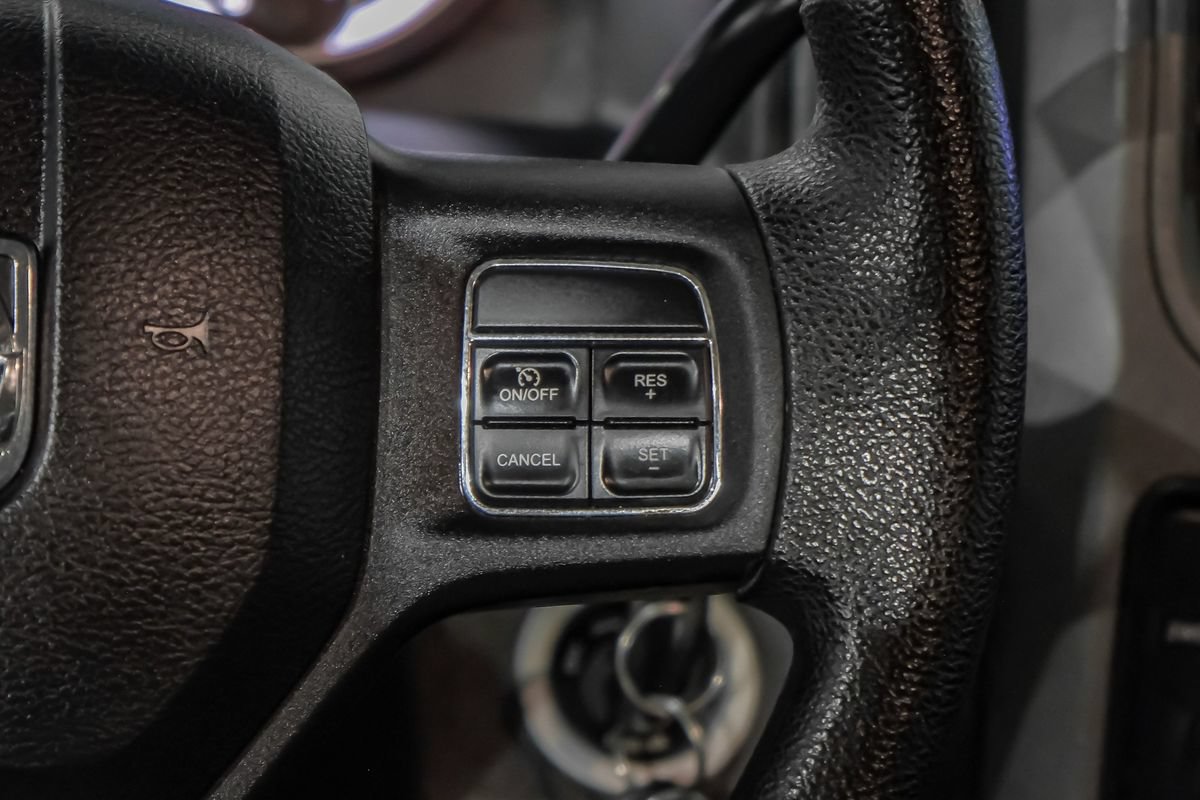 Used 2015 RAM 3500 Tradesman w/ Chrome Appearance Group AWD/4WD image 17