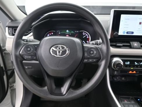 Used 2024 Toyota RAV4 XLE FWD image 7