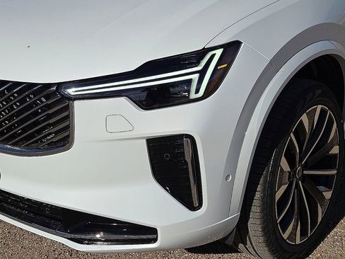 New 2026 Volvo XC90 B6 Ultra image 9