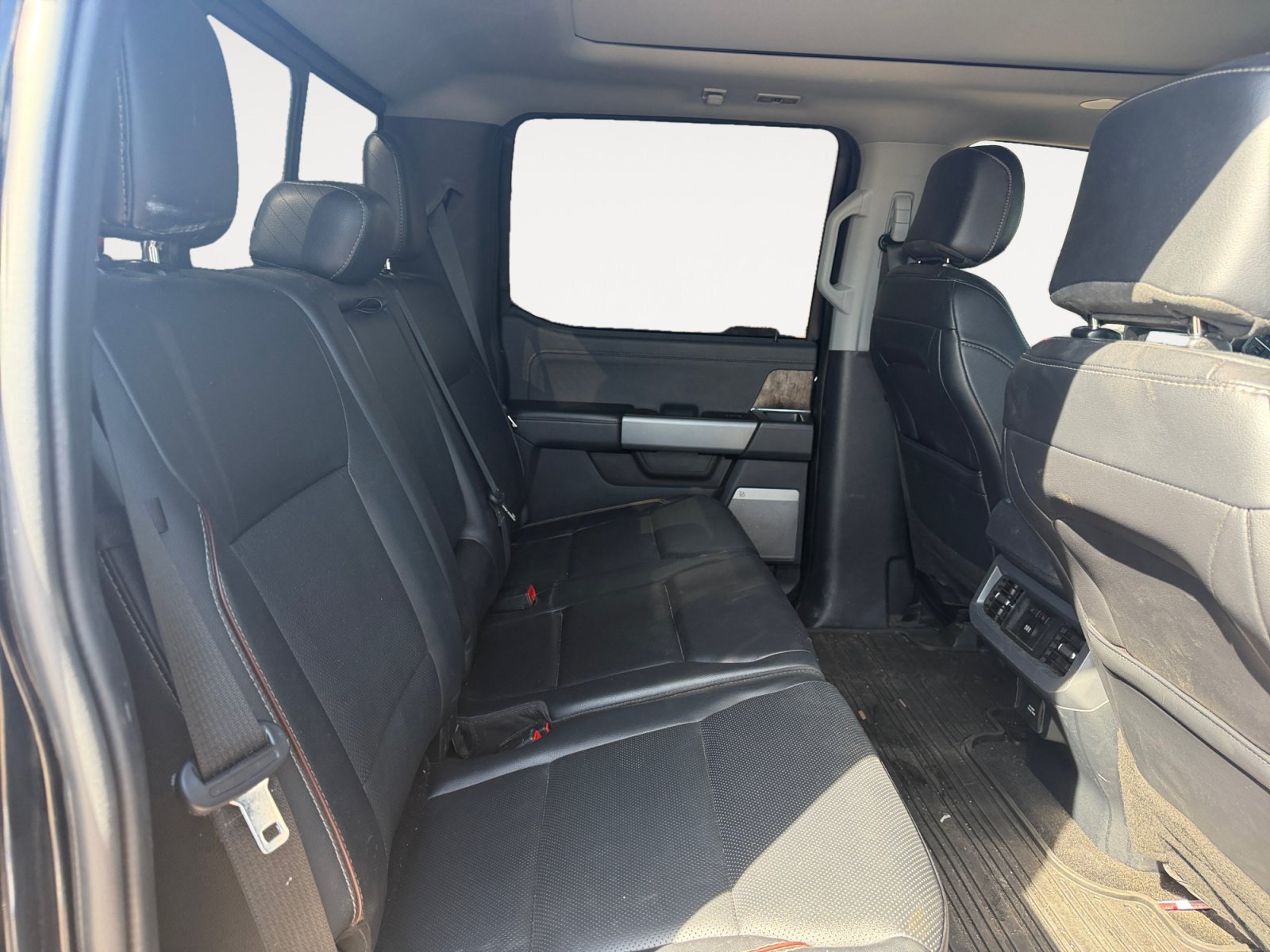 Used 2024 Ford F250 Lariat w/ Lariat Ultimate Package AWD/4WD image 13