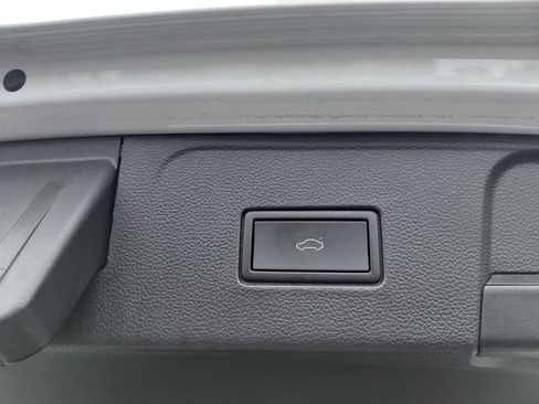 Used 2024 Volkswagen Atlas SE FWD image 15