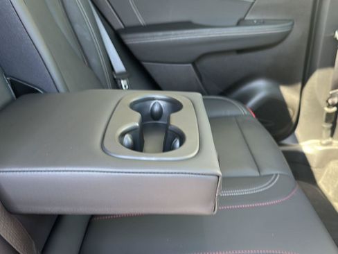 Used 2022 Buick Envision Essence w/ Sport Touring Package FWD image 27