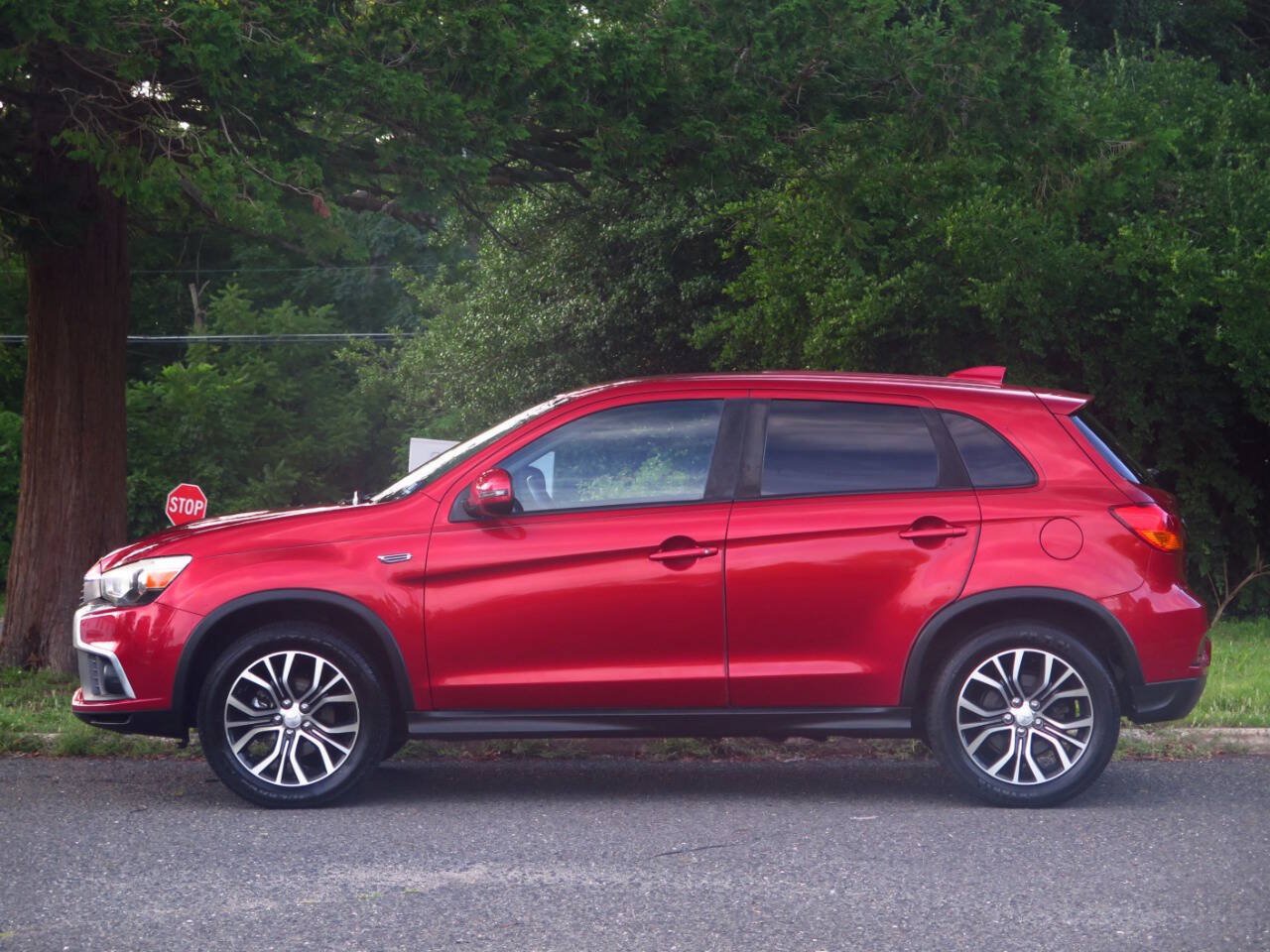 Used 2019 Mitsubishi Outlander Sport ES FWD image 2
