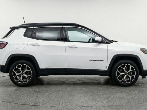 Used 2025 Jeep Compass Limited AWD/4WD image 11