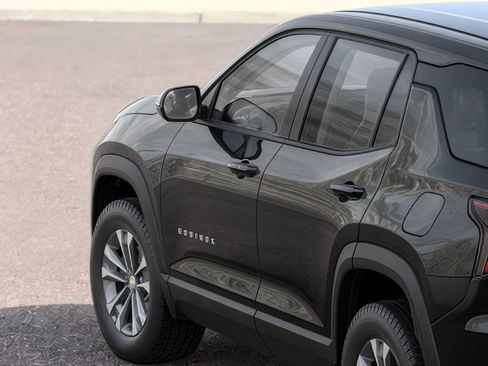 New 2026 Chevrolet Equinox LT w/ Midnight Edition FWD image 2