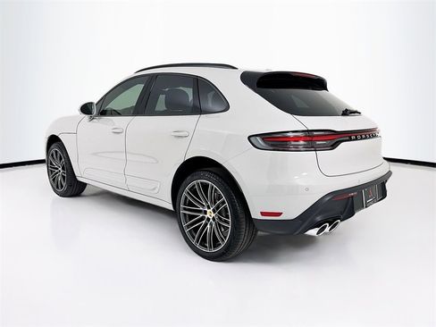 New 2026 Porsche Macan image 3