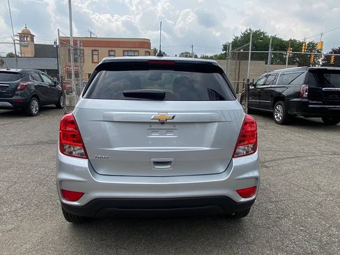 Used 2020 Chevrolet Trax LS w/ Tint and Cruise Package FWD image 9